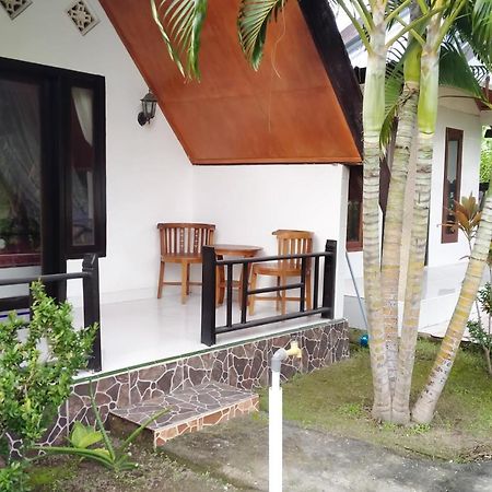 Coconut Gili Meno酒店 外观 照片