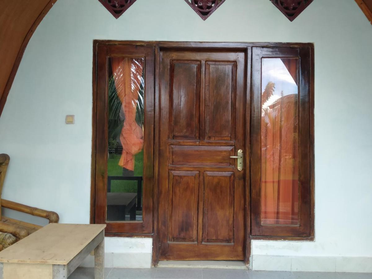Coconut Gili Meno酒店 外观 照片
